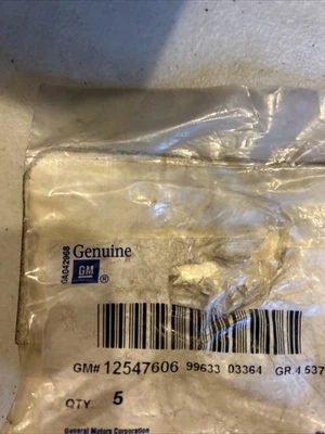 GM 12547606 Internal Retaining Ring - Image 1 of 3