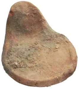 Statuina neolitica in terracotta ornamento sedia. Cultura 5400-2750 a.C. 53,7GR - Imagen 1 de 5