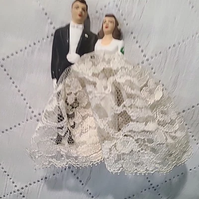 Vintage Chalkware Bride and Groom Wedding Cake Topper 4" tall - Image 1 of 4