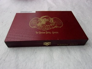 DREW ESTATES DEADWOOD TOBACCO CO. CAJA DE CIGARROS VACÍA FAT BOTTOM BETTY GORDITO - Imagen 1 de 1