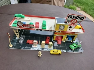 1950s Marx Super Service center with cars and accessories Wards Nite & Day - Picture 1 of 17