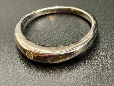 Anillo Mejuri de plata de ley con pequeño diamante, talla 5 Foto 1 de 4