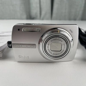 Olympus Stylus 820 Camera with Instructions PARTS ONLY. Read. - Picture 1 of 15