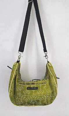 Bolso de Pañales Petunia Pickle Bottom Touring Verde Satinado Foto 1 de 4