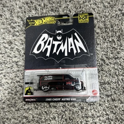 Vehículo de juguete Hot Wheels Premium Batman 1985 Chevy Astro Van 1:64 Foto 1 de 2