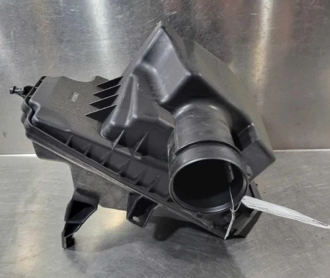 Nissan Rogue 2011-2015 2,5 L filtro de aire conjunto de caja de admisión de aire usado Foto 1 de 1