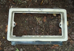 Cub Cadet IH untere Grilleinfassung Aluminium 800 1000 1100 1200 1250 1450 1650 - Bild 1 von 4