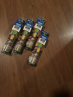 (4) Oral-B Kids Electric Toothbrush – Mandalorian Baby Yoda (Grogu) – Star Wars - Image 1 of 4