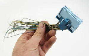 98-02 Pontiac Firebird BCM módulo de control corporal unidad CONECTOR ENCHUFE cable AZUL - Imagen 1 de 12
