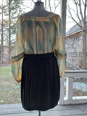 FALDA DE SEDA ALFRED SUNG para mujer negra. Plisado•Talla 12.  31" cintura. Hasta la rodilla. Foto 1 de 4