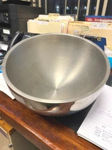 Bowl/ Vollrath 11.5 Inch Insulated Serving Bowl Chrome - Picture 1 of 7