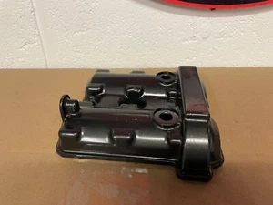 CUBIERTA DE EJE DE LEVAS SUZUKI SV 650 MOTOR SV650 CUBIERTA ROCER 20F 19F - Imagen 1 de 6