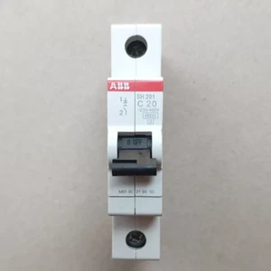 Interruptor de disyuntor miniatura 20A 1P nuevo SH201-C20 1 pieza - Imagen 1 de 1