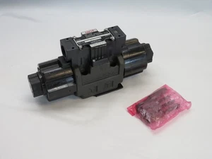 Nachi SS-G03-C5-R-C115-E21 Directional Control Valve 115V@50/60Hz SHELF WEAR NOP - Picture 1 of 6