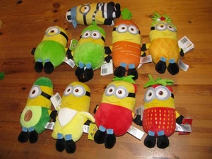 283| Sammlung Minions Kuscheltiere Illumination Plüsch Figuren meist mit Etikett - Bild 1 von 5
