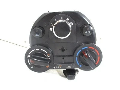 Nissan Versa 2015-2019 hatchback temperatura manual control de calefacción de aire acondicionado OEM LKQ Foto 1 de 4