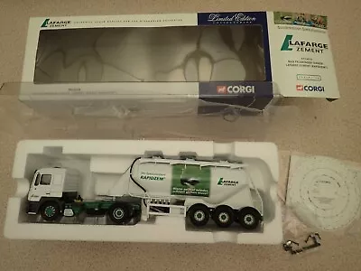 Corgi 1:50 Ltd Edn CC12010 MAN Feldbinder Tanker Lafarge Zement Undisplayed - Image 1 of 4