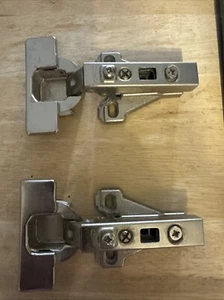 Pair (2) of HETTICH Cabinet 105 Degree Hinge 5.5 w/ Mounting Plate - Picture 1 of 4