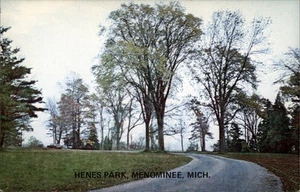 Menominee,MI John Henes Park Michigan Postcard - Picture 1 of 2