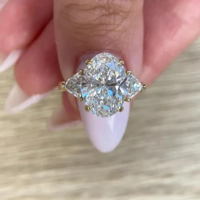 4.80Ct Oval-Cut VS1 Lab Grown Diamond Three Stone Wedding Ring 14k Yellow Gold - Image 1 of 4