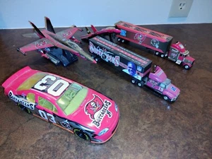 LOTE DE 5 AVIONES/COCHE/CAMIONES DIECAST TEMÁTICOS TAMPA BAY BUCCANEERS - FLEER/ACCIÓN - Imagen 1 de 24
