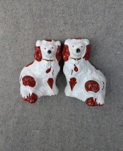 Pair of 5.5" vintage Beswick 1378-6 russet and white ceramic dog figurines. - Picture 1 of 8