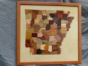 mappa in legno intarsiato, Arkansas, arte, casa, ufficio, legno duro, legno esotico, intaglio, lavoro in legno - Foto 1 di 3