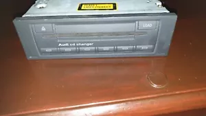 AUDI A4 B6-B7 CABRIOLET 2002-2005 CD CHANGER - Picture 1 of 3