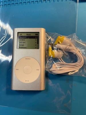 Apple iPod Mini 1st Gen - 4GB - Silver - 1.67" Screen - Image 1 of 4