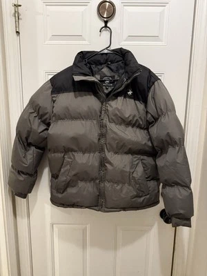 Chaqueta Beverly Hills Polo Club Puff para hombre gris medio Foto 1 de 4