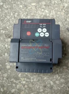 Ein gebrauchter Mitsubishi Frequenzumrichter FR-CS84-036-60 1,5KW - Bild 1 von 1