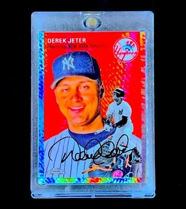 DEREK JETER RARE RED HYPER REFRACTOR Topps Chrome Holo Non Auto 2024 - YANKEES - Picture 1 of 5
