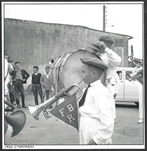 2009 -- L HOUMEAU . LA FANFARE EN 1960 . 3X668 - Picture 1 of 1