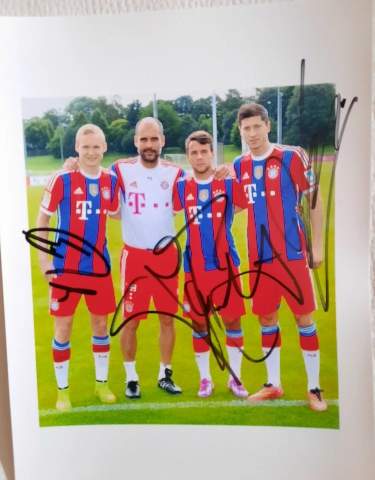 Rode - Guardiola - Bernat - Lewandowski FC Bayern München Original Autogramme - Bild 1 von 1