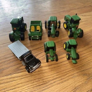 ERTL John Deere Tractors Diecast Farm Vehicles (Lot of 7) 1/64 and 1/32 Scale - Picture 1 of 11