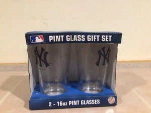 MLB New York Yankees 2- 16oz pint glass set - Picture 1 of 4