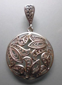 schöner Anhänger - filigran gearbeitet  - Blumenmuster - 800 Silber - Bild 1 von 4