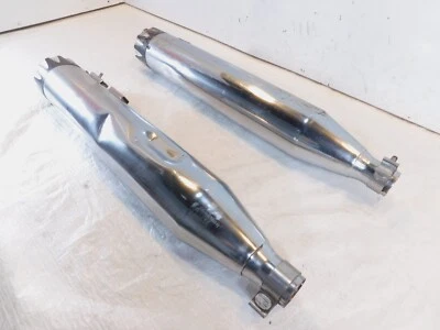 Silenciadores de tubo de escape Harley Electra Glide & Road King cromados tiburón deslizables Foto 1 de 4