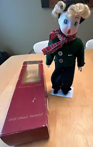 VINTAGE CHRISTMAS CAROLER CAROLING KIDS TAIWAN PORCELAIN DOLL W/ BOX + STAND - Picture 1 of 6