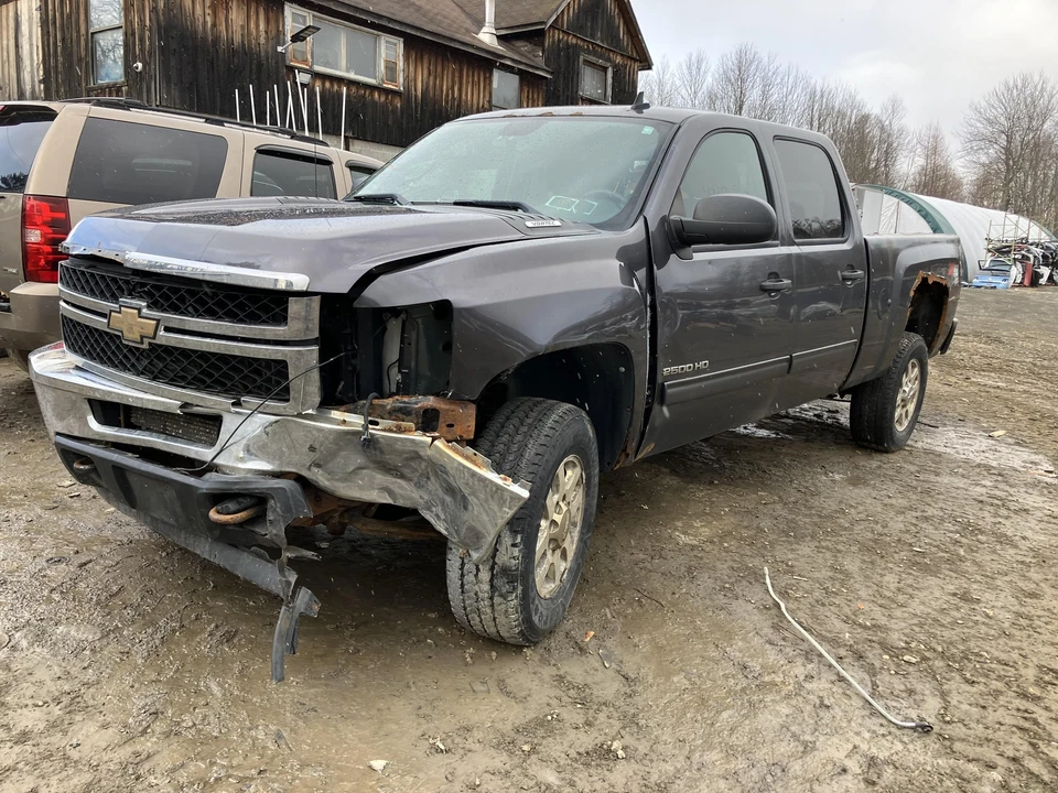 11 CHEVY SILVERADO 2500 Evaporator Canister - Image 1 of 4