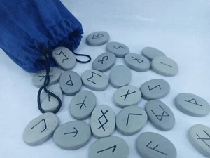 Viking Runes of labradorite with linen bag.25 Runestones - Picture 1 of 3