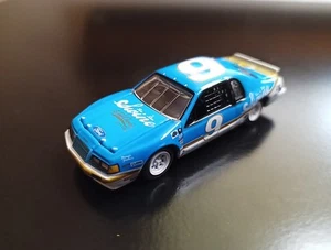 USED 1/64 JOHNNY LIGHTNING 1986 FORD THUNDERBIRD 24 HOURS OF LEMONS READ LOOSE - Picture 1 of 7