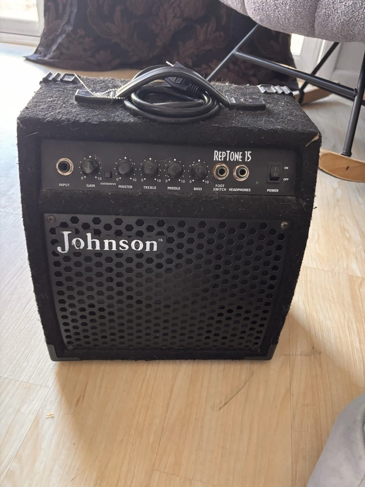 Amplificador de guitarra Johnson Reptone 15 JoStandard negro ecualizador de 3 bandas Foto 1 de 1