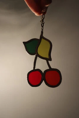 Petit vitrail  , vitraux , cerise 12.5 cm - Photo 1/2