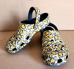 CROCS Disney Parks Animal Kingdom Animal Print Mens 6 / Womens 8 - Picture 1 of 11