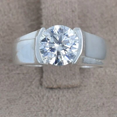 Tachuelas de diamantes artesanales de diamantes blancos certificados de 3 quilates sin anillo. Tarifas gratuitas. Foto 1 de 4