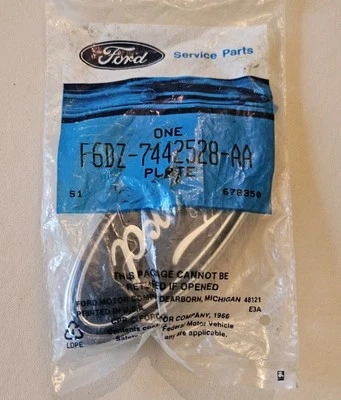 Ford Taurus "Ford" 1996-1997 nuevo emblema OEM - P/N - F6DZ-7442528-AA Foto 1 de 4