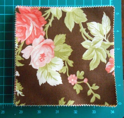 BREAKFAST At TIFFANY'S Fig Tree MODA 5 英寸小饰品包破旧玫瑰被子织物 — 第 1/4 张图片