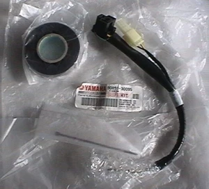 KIT CABLE SUB PLOMO FARO YAMAHA MT09 ORIGINAL 90891-30095 NUEVO - Imagen 1 de 1