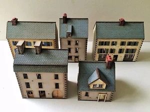 5 x 15mm Normandy PAINTED BUILDING KITS - Picture 1 of 11